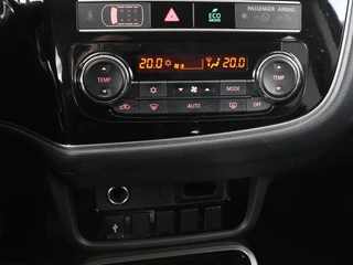 Mitsubishi Outlander Mitsubishi Outlander 2.4 PHEV Pure | Carplay | Trekhaak |  Leder/Alcantara | Keyless | Camera | Climate control | Cruise control - afbeelding nr 22