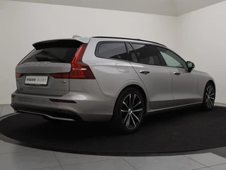 Volvo V60 Volvo V60 T6 PLUG-IN HYBRID ULTRA DARK SCHUIFDAK FULL-LED HEAD-UP DISPLAY - afbeelding nr 3