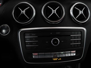 Mercedes-Benz A-Klasse Mercedes-Benz A-klasse 180 Urban | Stoelverwarming | Navigatie |  Sportstoelen | Half leder | Cruise control | Park Assist | Airco | Bluetooth - afbeelding nr 23