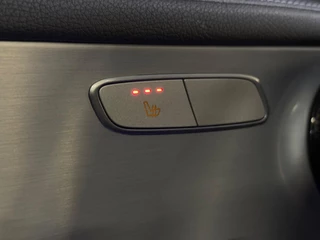 Mercedes-Benz GLC Mercedes-Benz GLC-klasse Coupé 300e 4MATIC Business Solution AMG | sfeerverlichting | keyless | Camera | DAB - afbeelding nr 15