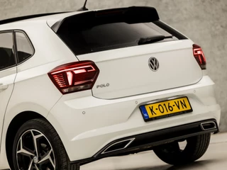 Volkswagen Polo Volkswagen Polo 1.0 TSI R-Line Sport (SCHUIFDAK, VIRTUAL COCKPIT, APPLE CARPLAY, GROOT NAVI, CLIMATE, SPORTSTOELEN, LED KOPLAMPEN, PARKEERSENSOREN, GETINT GLAS, NIEUWE APK, NIEUWSTAAT) - afbeelding nr 14