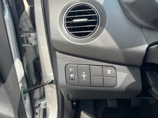 Hyundai i10 Hyundai i10 1.0i Comfort Airco, Audio, Lage km stand - afbeelding nr 16
