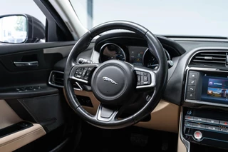 Jaguar XE Jaguar XE 2.0 D Pure Leder Panorama - afbeelding nr 3