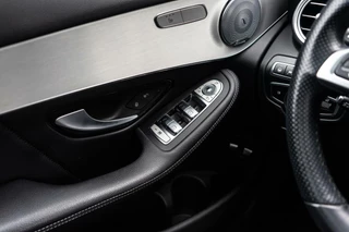 Mercedes-Benz GLC Mercedes GLC-klasse 250 4MATIC AMG Pano / Burmester / Trekhaak - afbeelding nr 24