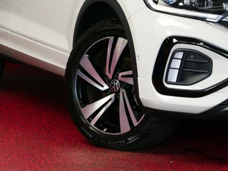 Volkswagen T-Roc Volkswagen T-Roc 1.5 TSI 150PK R-LINE EVO IQ LIGHT ALCANTARA ELEK.KLEP CARPLAY STOEL/STUUR VERW. 18