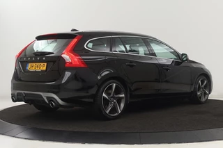 Volvo V60 Volvo V60 2.0 T3 R-Design | Dealer onderhouden |  Stoelverwarming | Xenon | Trekhaak | Navigatie | Leder/Alcantara | Parkeerhulp | Bluetooth | Cruise control - afbeelding nr 26