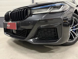 BMW 5 Serie HEAD-UP/LASER/ACC/TREKHAAK/360CAMERA/ALCANTARA/KEYLESS/SHADOW-LINE/DRIVING ASS PRO/SFEER/STUUR+STOELVERWARMING/LIVE COCKPIT/M-AERODYNAMIC/SOPHISTOGRAU/VOLLEDIG BMW DEALER HISTORIE - afbeelding nr 57