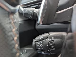Peugeot 3008 Peugeot 3008 1.6 HYbrid GT Line | Stoelverwarming - afbeelding nr 19