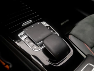 Mercedes-Benz A-Klasse Automaat (APPLE CARPLAY, GROOT NAVI, CAMERA, LEDER/ALCANTARA, DIAMOND GRILL, SPORTSTOELEN, STOELVERWARMING, GETINT GLAS, WIDESCREEN, NIEUWE APK, NIEUWSTAAT) - afbeelding nr 10
