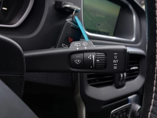 Volvo V40 Volvo V40 2.0 D2 R-Design Business | Origineel NL | Navi | Bi-Xenon | Clima | Cruise | Leder+Alcantara | Stoelverwarming | Pdc | Licht+Regensensor | 16''lm | Voorruitverwarming - afbeelding nr 17