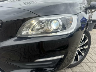 Volvo V60 Volvo V60 2.0 T3 Xenium Navi Cruise Climate Leder Stoelverwarming Trekhaak Lichtmetaal - afbeelding nr 19