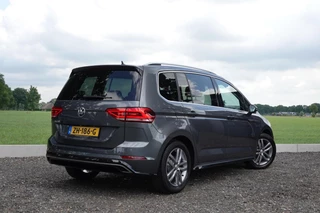 Volkswagen Touran Volkswagen Touran 1.5 TSI R-line 7pers. CAMERA STOELVERW. - afbeelding nr 2