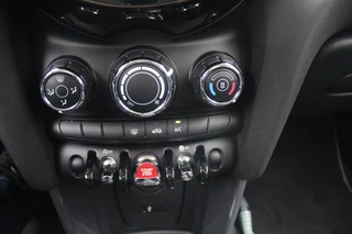 MINI One MINI One Mini 1.5 102PK Navigatie / Airco / Cruise control - afbeelding nr 13