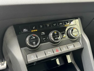 Škoda Karoq Skoda Karoq 1.5 TSI Sportline Automaat | Panoramadak | LED | Stoelverwarming | Adaptieve cruise control | Dode hoek detectie | Trekhaak uitklapbaar | Canton HiFi | Elektrisch bedienbare achterklep | Parkeersensoren voor en achter | Achteruitrijcamera - afbeelding nr 38