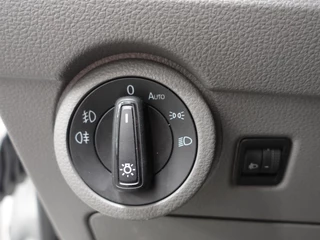 Volkswagen Transporter Volkswagen Transporter 2.0 TDI L2H1 102pk Airco Cruisecontrol Navigatie Apple Carplay parkeersensoren - afbeelding nr 11