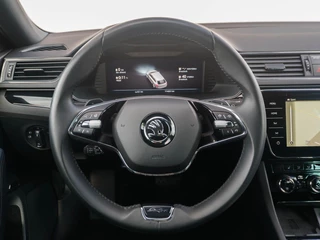 Škoda Superb Skoda Superb Combi 1.4 TSI iV 218pk Laurin & Klement | Leder | Panoramadak | 360 Camera | Trekhaak - afbeelding nr 45