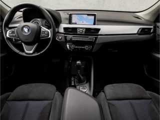 BMW X1 221Pk Automaat (GROOT NAVI, CLIMATE, ALCANTARA, ELEK ACHTERKLEP, SPORTSTOELEN, PARKEERSENSOREN, LED KOPLAMPEN, DAB+, NIEUWSTAAT) - afbeelding nr 6