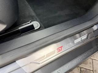 Ford Fiesta Ford Fiesta 1.0 EcoBoost Vignale|St-line|Panorama|B&O - afbeelding nr 19