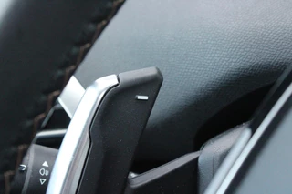 Peugeot 5008 Peugeot 5008 1.2 130PK AUTOMAAT GT PACK BUSINESS | PANORAMISCH SCHUIF/KANTEL DAK | AFNEEMBARE TREKHAAK | ALCANTARA BEKLEDING | FULL LED KOPLAMPEN | FOCAL AUDIO | 19