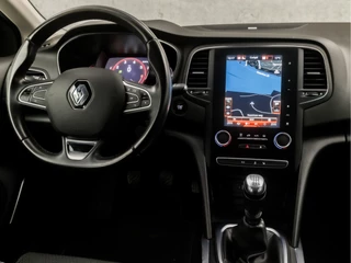 Renault Mégane Estate (APPLE CARPLAY, GROOT NAVI, CAMERA, BOSE AUDIO, LEDER, TREKHAAK, SPORTSTOELEN, KEYLESS, PARKEERSENSOREN, NIEUWE APK, NIEUWSTAAT) - afbeelding nr 7