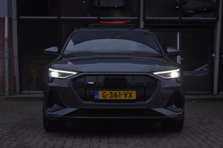 Audi e-tron Audi e-tron e-tron 50 quattro Launch edition Black 71 kWh Pano Lane ACC Luchtvering - afbeelding nr 2