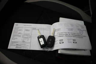 Nissan Micra Nissan Micra 0.9 IG-T N-Connecta - Camera, Navi, Cruise, Clima, Trekhaak - afbeelding nr 19