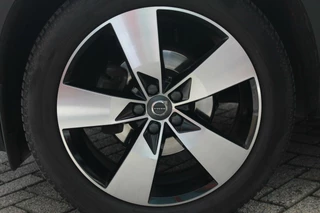 Volvo XC40 Volvo XC40 T3 Momentum Business | Parkeercamera | Stoelverwarming | Trekhaak | Pilot Assist | Keyless - afbeelding nr 10
