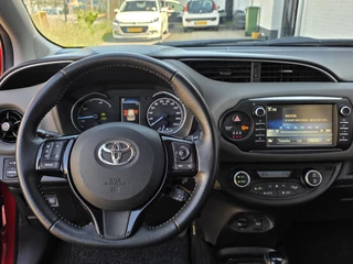 Toyota Yaris Toyota Yaris 1.5 Hybrid AUT, 1e Eigenaar! Camera! Zondag OPEN! - afbeelding nr 2