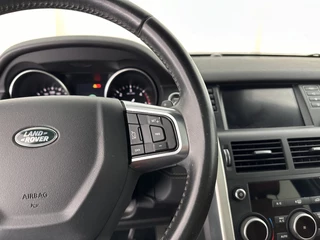 Land Rover Discovery Sport Aut. *PANO | LUXURY-LEATHER | BI-XENON | CAMERA | BLINDSPOT | MEMORY-PACK | NAVI-FULLMAP | MERIDIAN-AUDIO | ECC | PDC | CRUISE | SHIFT-PADDLES | LANE-ASSIST | 20