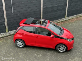 Toyota Aygo Toyota Aygo 1.0 VVT-i x-wave Cabrio / Open dak / schuifdak / Navigatie / LM / 1e eig. - afbeelding nr 13