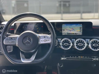 Mercedes-Benz A-Klasse Mercedes A-klasse 180 AUT AMG Pano Night Carplay Ambient - afbeelding nr 26