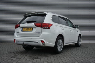 Mitsubishi Outlander Mitsubishi Outlander PHEV Intense+ AUTOMAAT SCHUIFDAK | ELEK.KLEP | CARPLAY | HAAK! - afbeelding nr 2