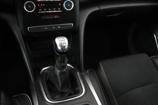 Renault Mégane Renault Mégane 1.2 TCe Bose | Trekhaak | Navigatie | Camera |  Half leder | Keyless | Dodehoek detectie | Massage | Cruise control | Climate control - afbeelding nr 15