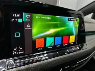 Volkswagen Golf Volkswagen Golf 8 1.5 eTSI R-Line Business+ - afbeelding nr 12