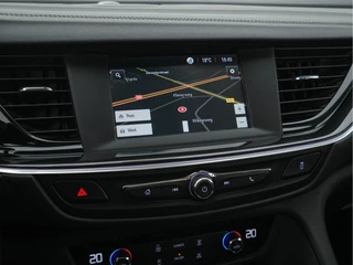Opel Insignia Opel Insignia Sports Tourer 1.5 Turbo Business Executive Aut. *NAVI-FULLMAP | LEATHER-FABRIC | KEYLESS | DAB+ | SPORT-SEATS  | ECC | PDC | CRUISE | TOWBAR | CARPLAY | 18''ALU* - afbeelding nr 14