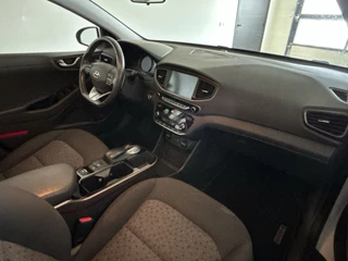 Hyundai IONIQ Hyundai IONIQ Comfort EV | Achteruitrijcamera | Cruise control | Rijstrooksensor | Soh (batterijcheck) 90,4 % - afbeelding nr 8