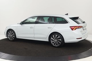 Škoda Octavia Skoda Octavia 1.4 TSI iV PHEV Style | Head-Up | Massage |  Stoel & achterbankverwarming | Camera | Carplay | Adaptive cruise | Full LED | Navigatie - afbeelding nr 2
