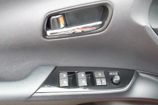 Toyota Prius Toyota Prius 1.8 122PK Hybrid Aspiration Automaat | Bluetooth | - afbeelding nr 13