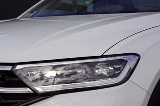 Volkswagen T-Roc Volkswagen T-Roc Cabrio 1.5 TSI DSG R-Line/ Black style/Leer/19 Inch LM/Camera/Virtual c - afbeelding nr 12