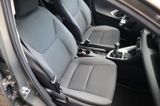 Toyota Yaris Toyota Yaris 1.5 VVT-i Dynamic Trekhaak/Head-up/Stuur/Stoelverwarming - afbeelding nr 19