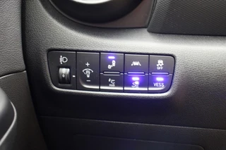 Hyundai Kona Hyundai Kona Electric Premium 64 kWh - Carplay, Camera, Leer, Stoelverw. - afbeelding nr 21