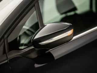 Peugeot 2008 Automaat (APPLE CARPLAY, NAVIGATIE, CLIMATE, LEDER, CRUISE, SPORTSTOELEN, PARKEERSENSOREN, CRUISE, NIEUWE APK, NIEUWSTAAT) - afbeelding nr 29