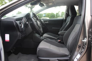 Toyota Auris Toyota Auris Touring Sports 1.8 Hybrid Dynamic / Camera / Navigatie / Keyless / 16'' / DAB / Cruise Control / Getint glas - afbeelding nr 10