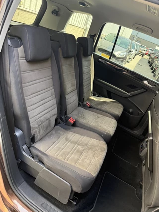 Volkswagen Touran Volkswagen Touran 1.2 TSI Highline 7p|Carplay|Allseasonbanden - afbeelding nr 27