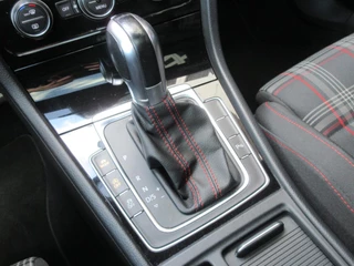 Volkswagen Golf Volkswagen Golf 2.0 TSI GTI Performance Aut Virtual Camera Carplay Pano - afbeelding nr 17