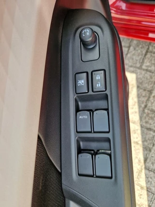 Suzuki Swift Suzuki Swift 1.2 Select S. Hybrid 5drs|Stoere Red & Black Edition Nieuwe model|Rijklaarprijs - afbeelding nr 27