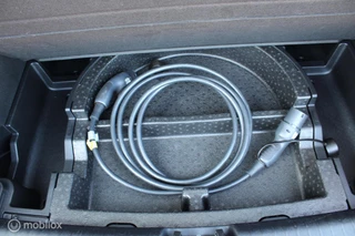 Kia e-Niro Kia e-Niro ExecutiveLine 64 kWh, Leer, Memory, stuur- Stoel verwarming/ventilatie, Pdc voor- achter, Camera, Adaptief Cruise, Dode hoek detectie, Carplay, Clima, Navi, Donkerglas. - afbeelding nr 23