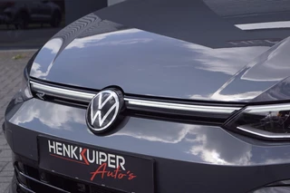 Volkswagen Golf Volkswagen Golf 1.5 TSI DSG R-Line 150pk/ Panodak /Trekhaak/ Camera / 19 Inch/DCC/ACC - afbeelding nr 26