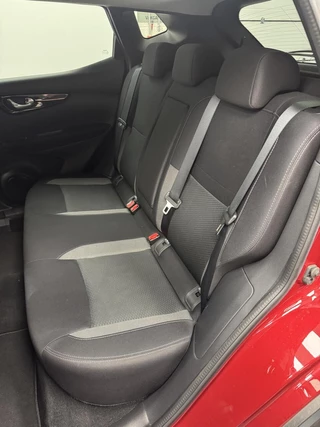 Nissan QASHQAI Nissan Qashqai 1.3 DIG-T Premium Edition Automaat-Trekhaak-Navigatie-Carplay-Cr.contr-Clima-360Camera-Lm.18