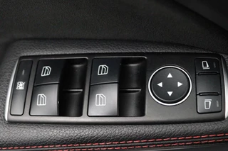 Mercedes-Benz A-Klasse Mercedes-Benz A-klasse 180 AMG Automaat (PARKEERSENSOREN, NAVIGATIE, BLUETOOTH, AIRCO) - afbeelding nr 6